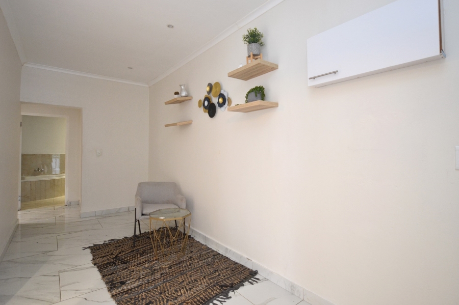 2 Bedroom Property for Sale in Kenridge Western Cape